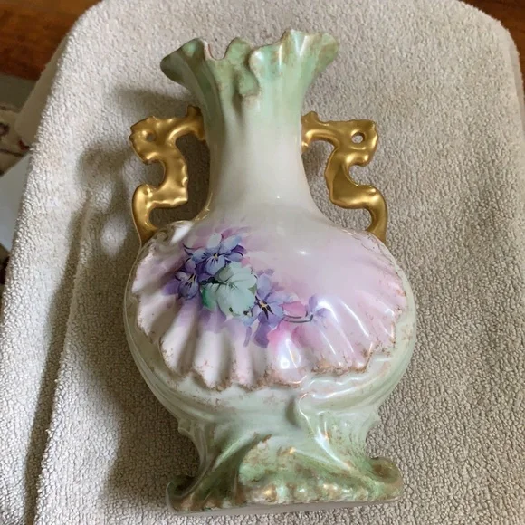 Vintage Victorian Porcelain Vase Gold Green Purple 8 1/2” - Picture 3 of 10